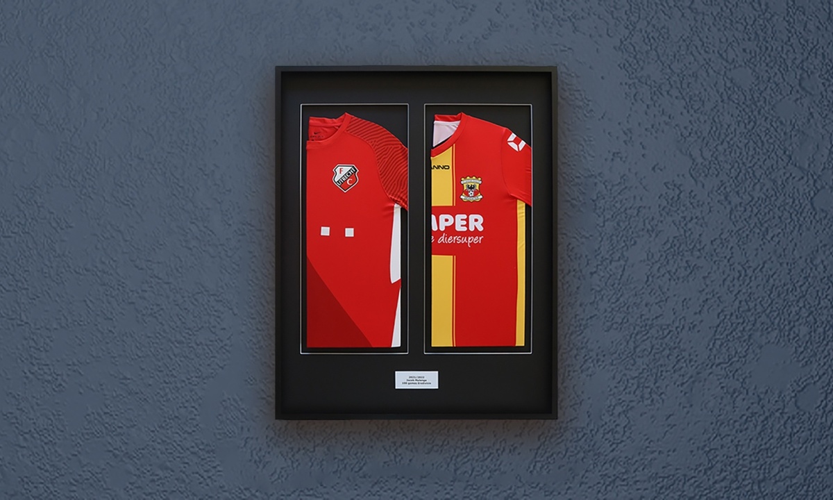 2 voetbalshirts & 1 jubileum