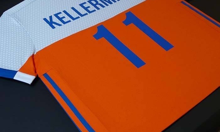 T-shirt inlijsten van en voor hockey international Bjorn Kellerman